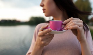 女人喝绿茶的好处 女人喝绿茶的好处和坏处的功效